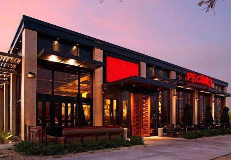 Courtyard Phoenix North / Happy Valley Servicios foto